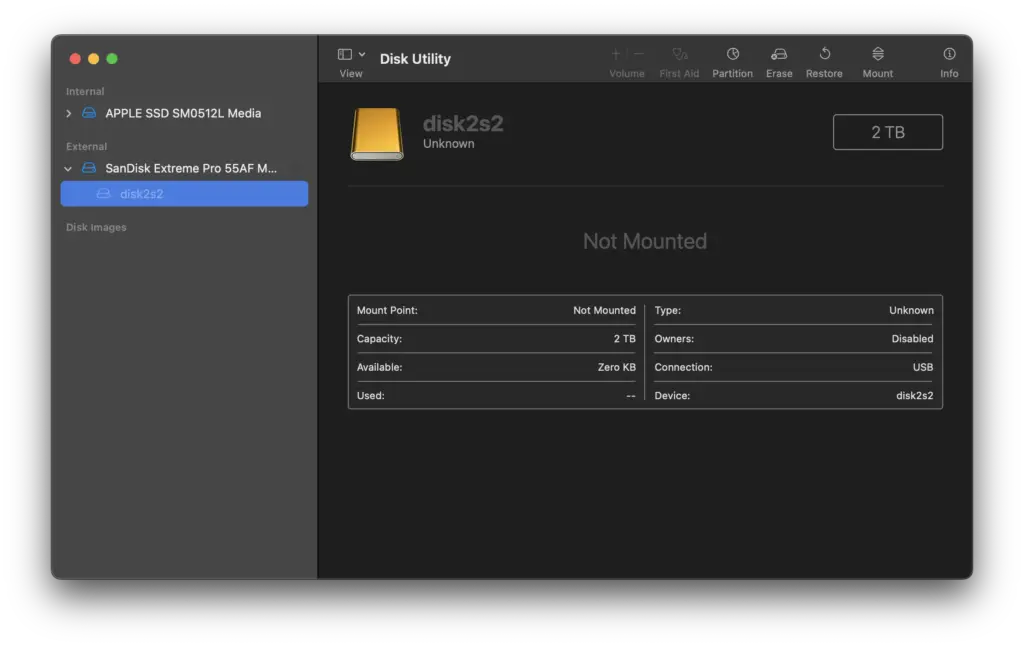 Screenshot of Disk Utility in macOS showing unmountable and unrecognized APFS formatted volume partition